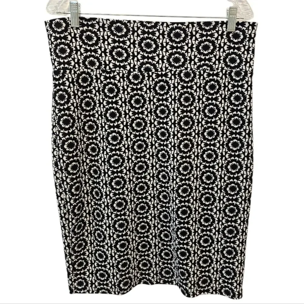 LuLaRoe Black and White Floral Pull On Pencil Skirt Large